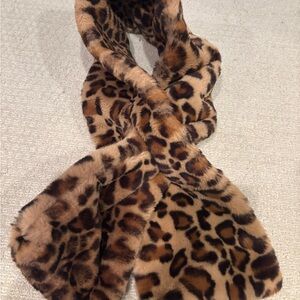 Leopard Print Faux Fur Scarf